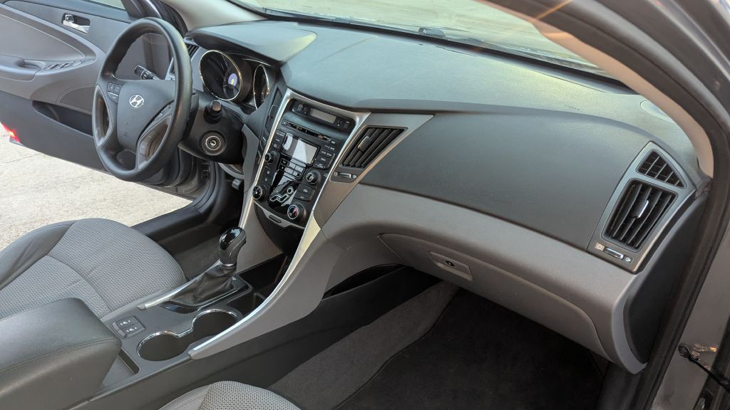 2013 Hyundai Sonata Image 11