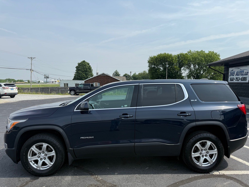 2017 GMC Acadia Image 2