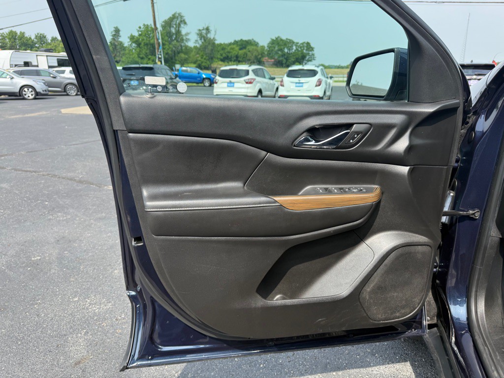 2017 GMC Acadia Image 9