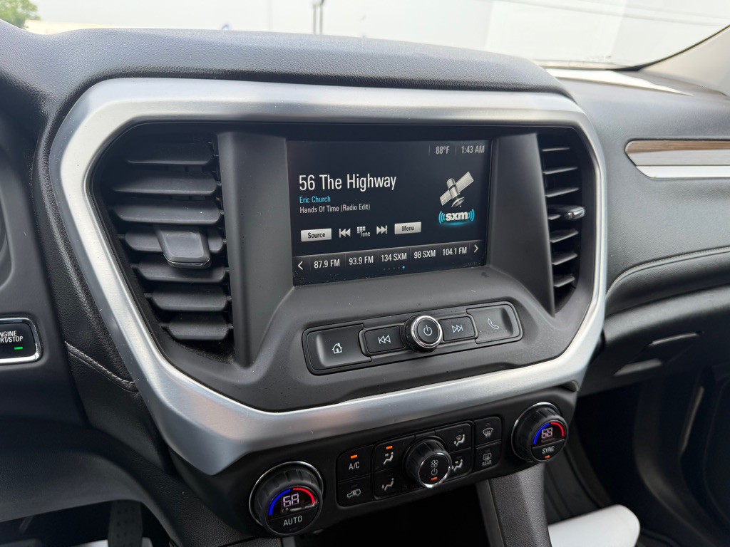 2017 GMC Acadia Image 14