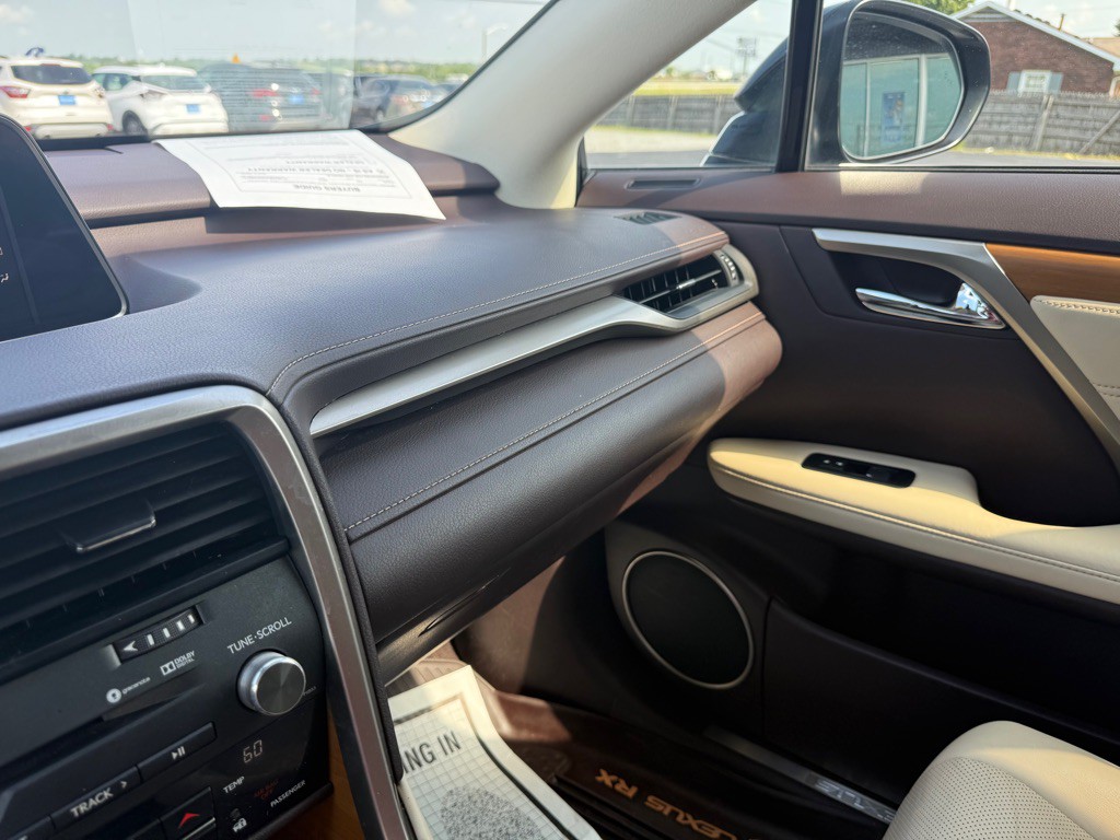 2017 Lexus RX Image 19