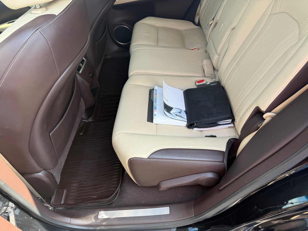 2017 Lexus RX Image 24