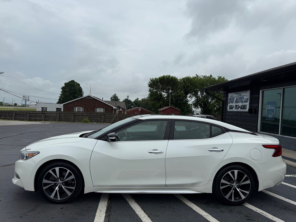 2018 Nissan Maxima Image 2
