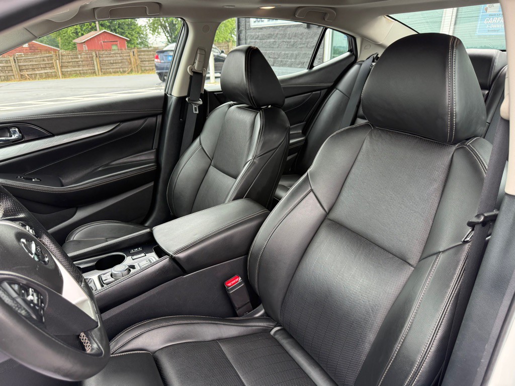 2018 Nissan Maxima Image 15