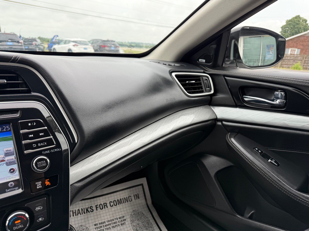 2018 Nissan Maxima Image 24