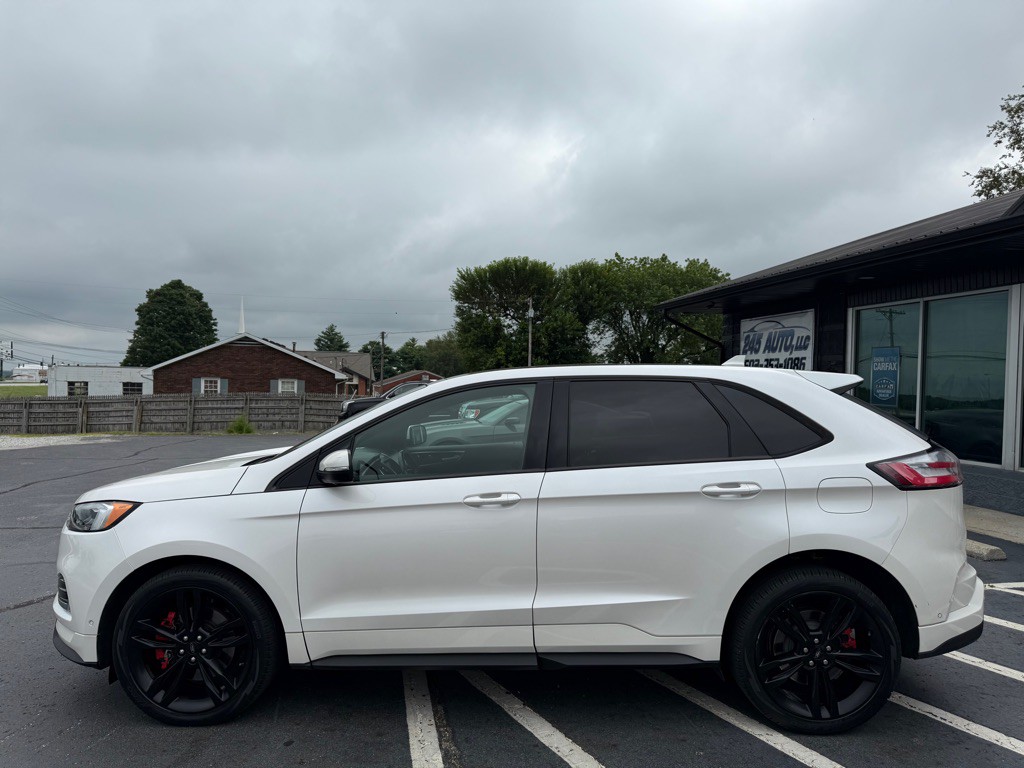 2019 Ford Edge Image 2