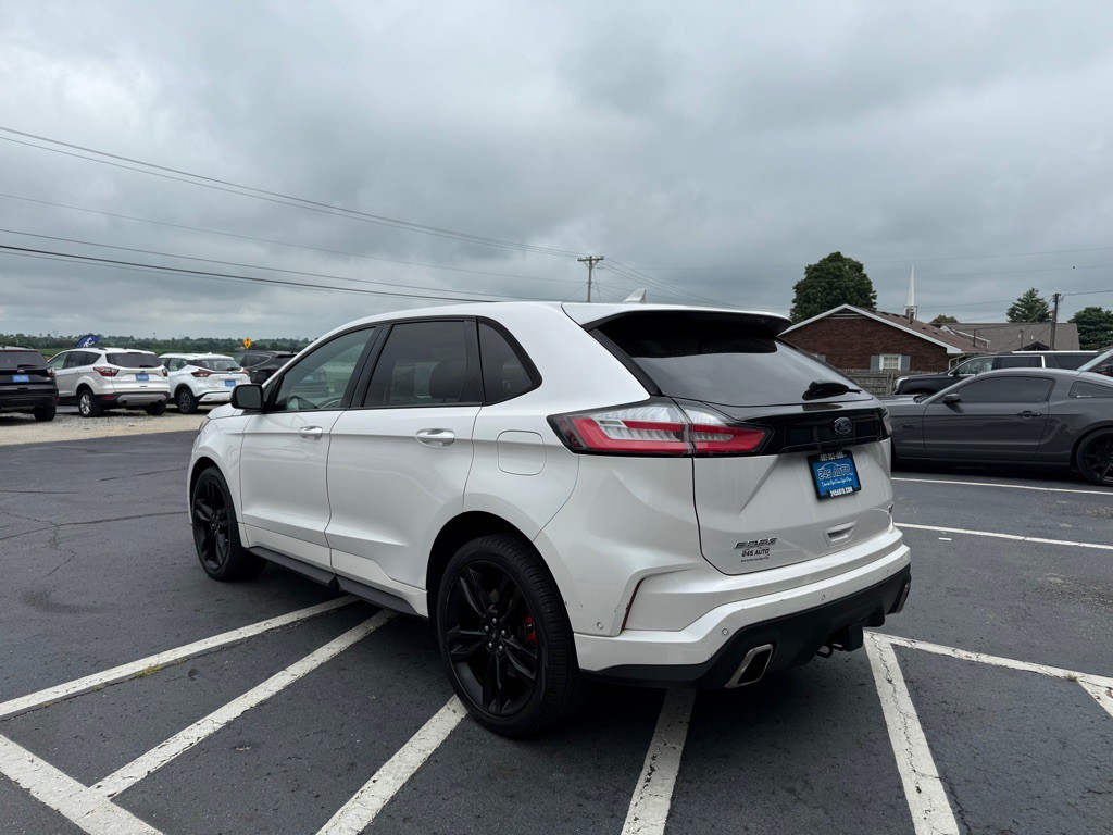 2019 Ford Edge Image 3