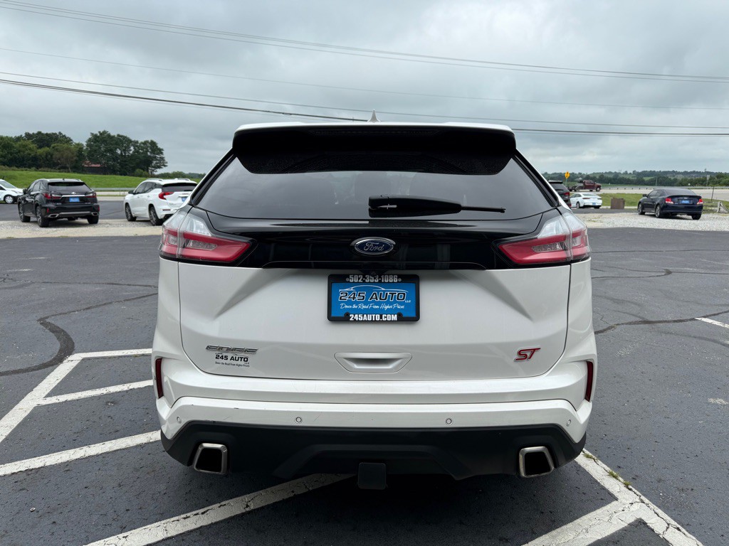 2019 Ford Edge Image 4