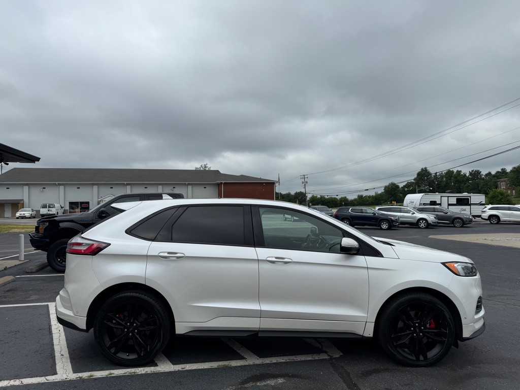 2019 Ford Edge Image 7
