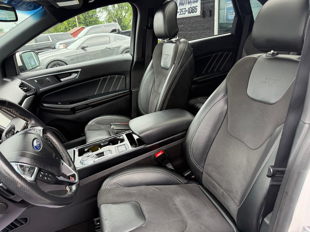 2019 Ford Edge Image 13