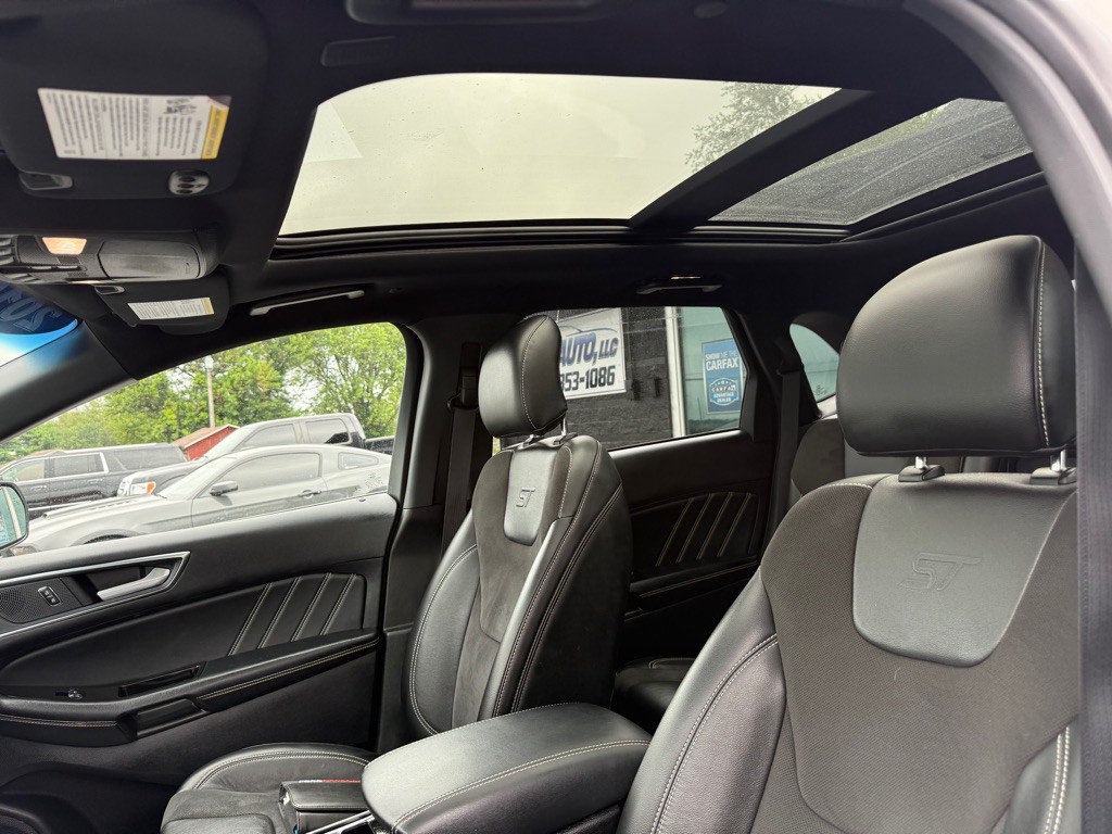 2019 Ford Edge Image 14