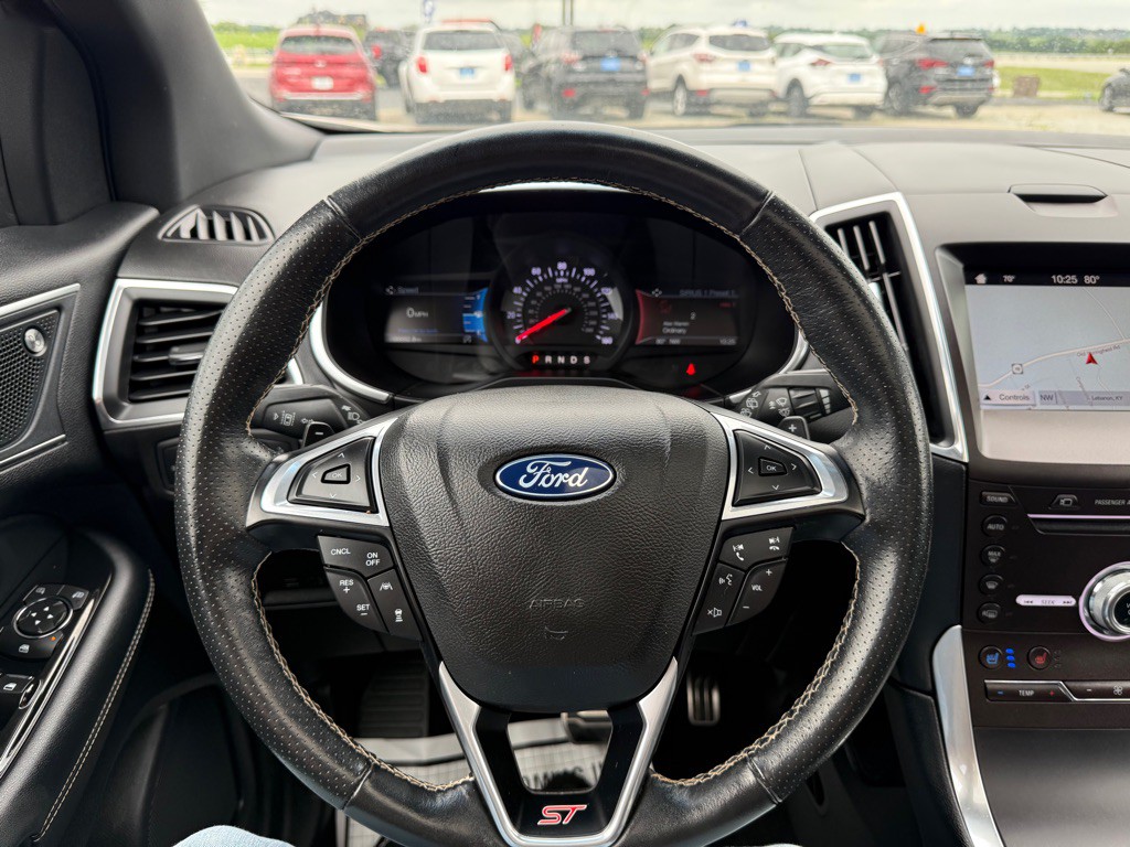 2019 Ford Edge Image 16