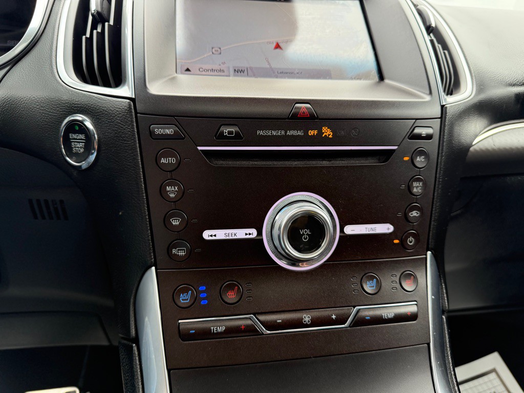 2019 Ford Edge Image 18