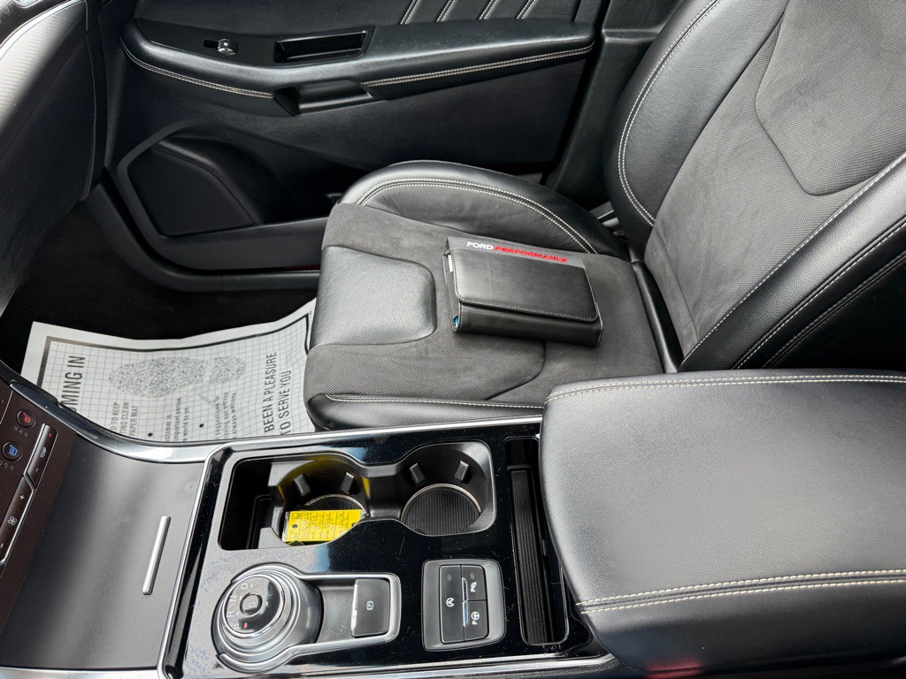 2019 Ford Edge Image 19