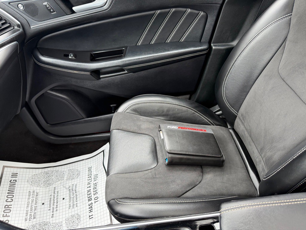 2019 Ford Edge Image 20