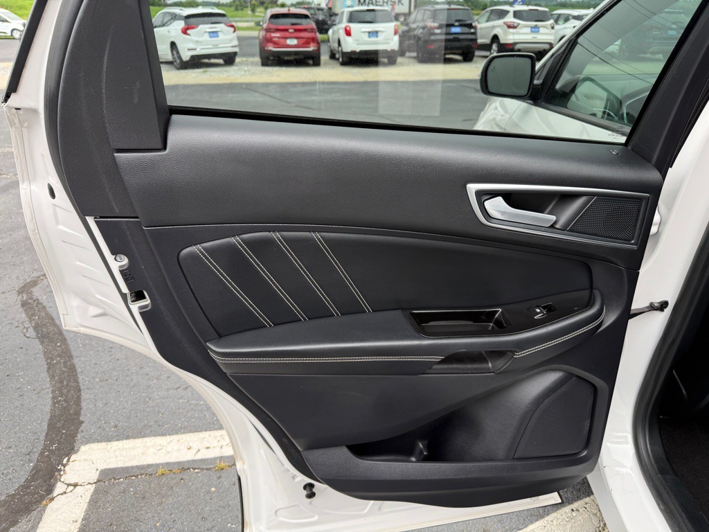 2019 Ford Edge Image 25