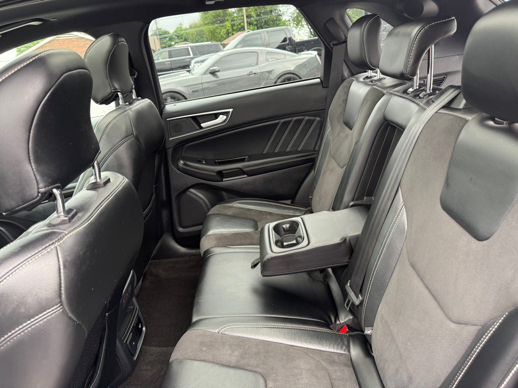 2019 Ford Edge Image 27