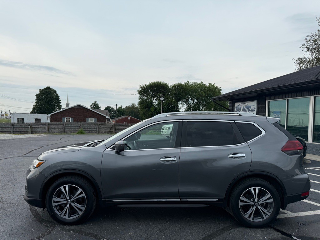 2018 Nissan Rogue Image 2