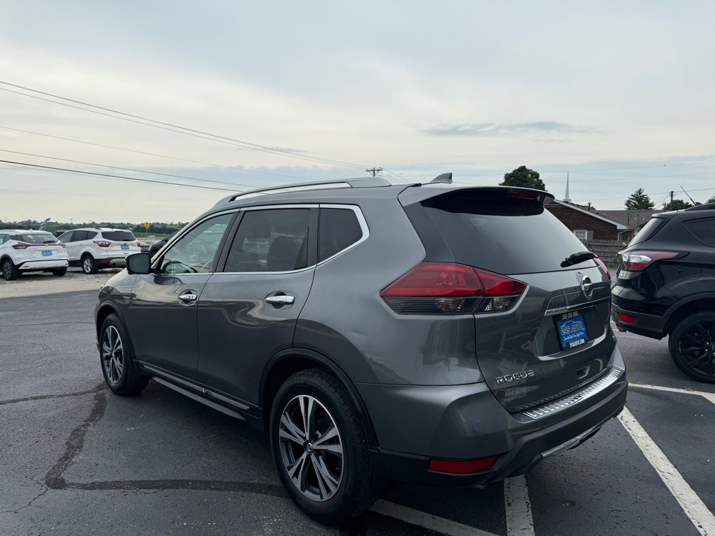 2018 Nissan Rogue Image 3