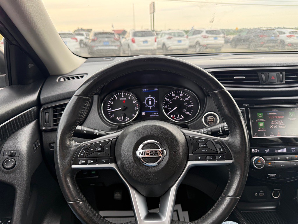 2018 Nissan Rogue Image 14