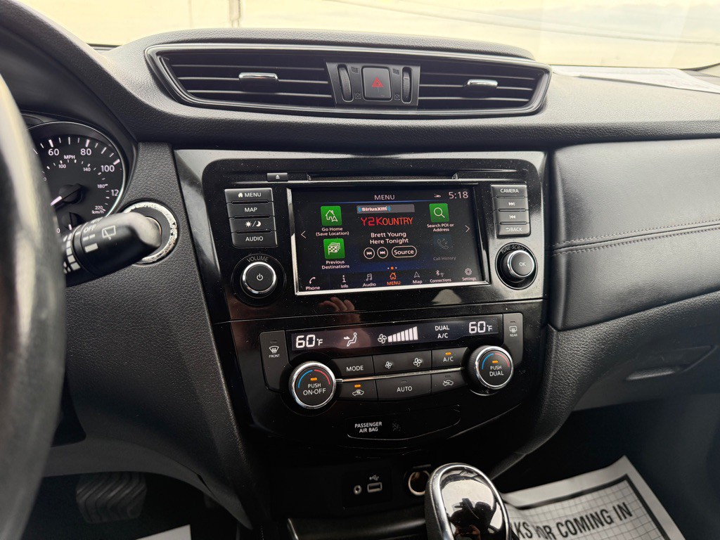 2018 Nissan Rogue Image 15