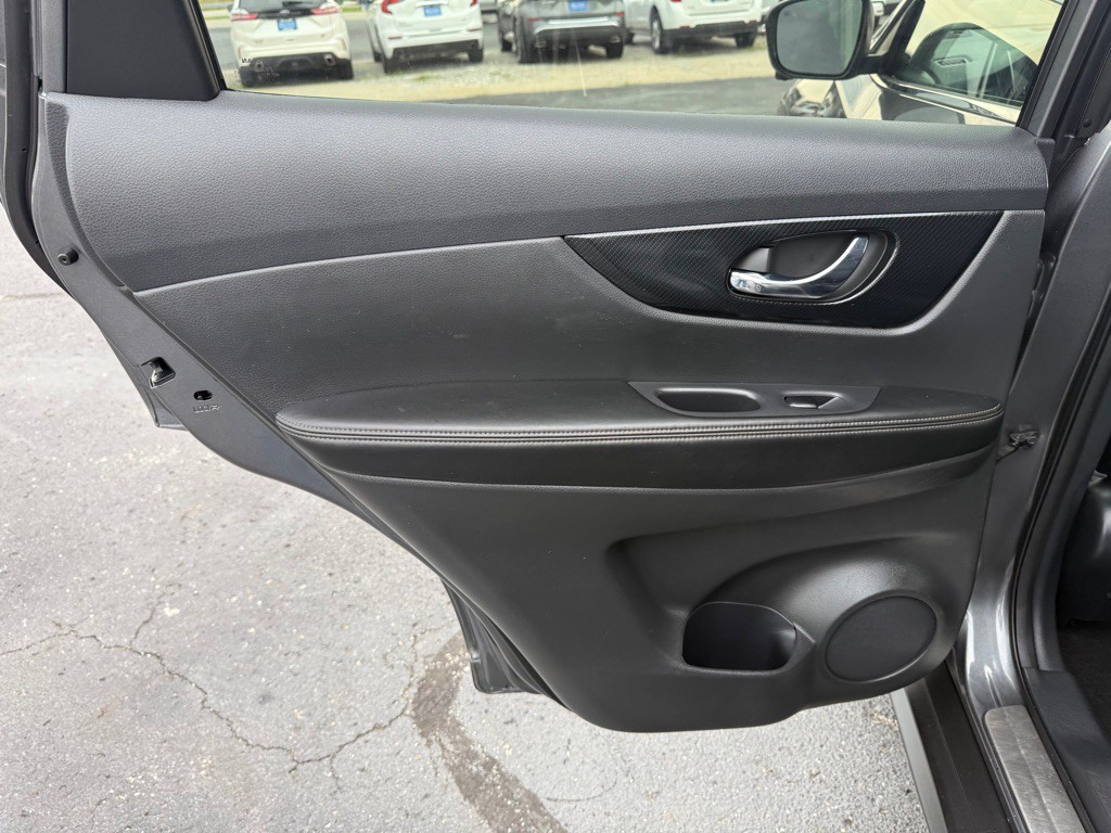 2018 Nissan Rogue Image 21