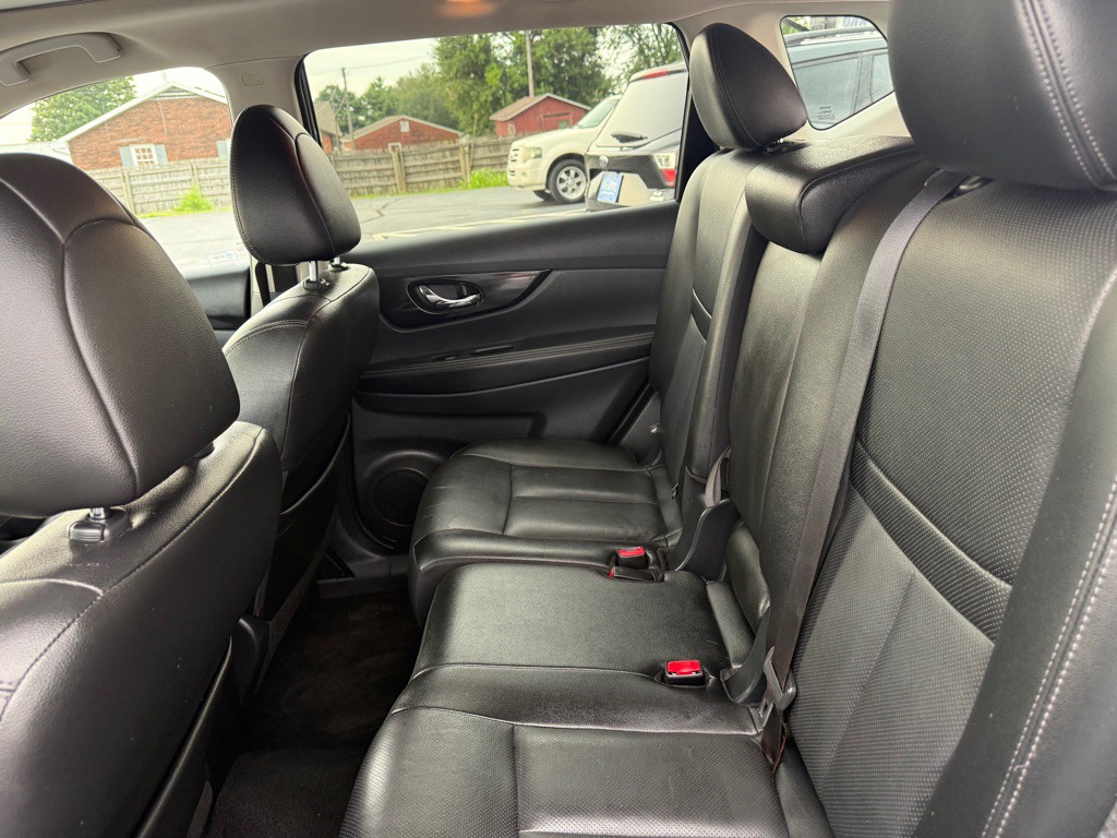 2018 Nissan Rogue Image 23