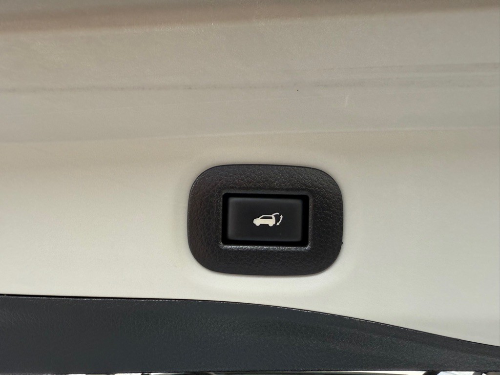 2018 Nissan Rogue Image 26