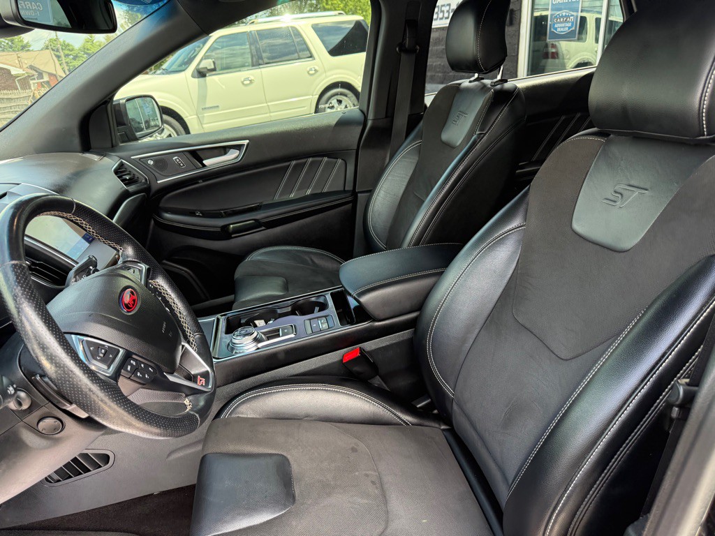 2019 Ford Edge Image 11