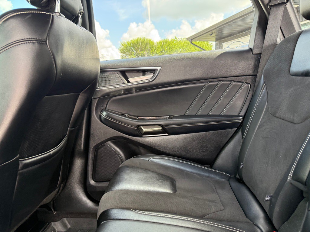 2019 Ford Edge Image 25