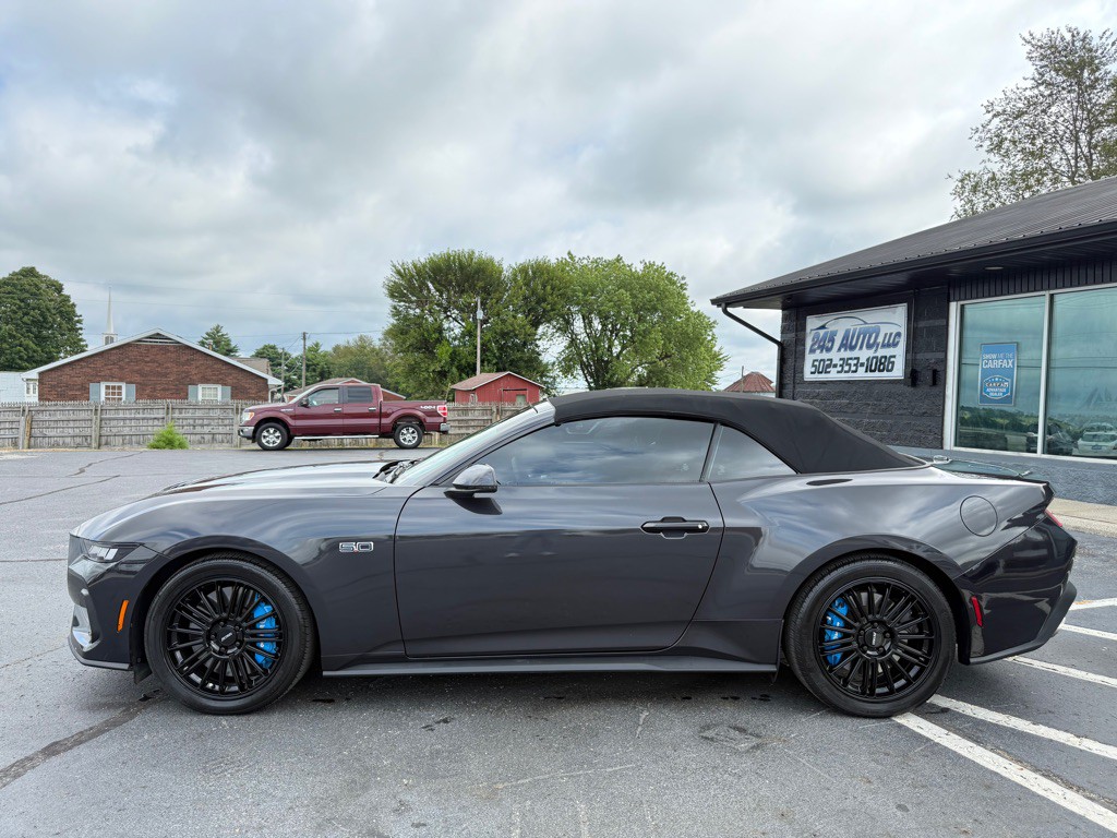 2024 Ford Mustang Image 2