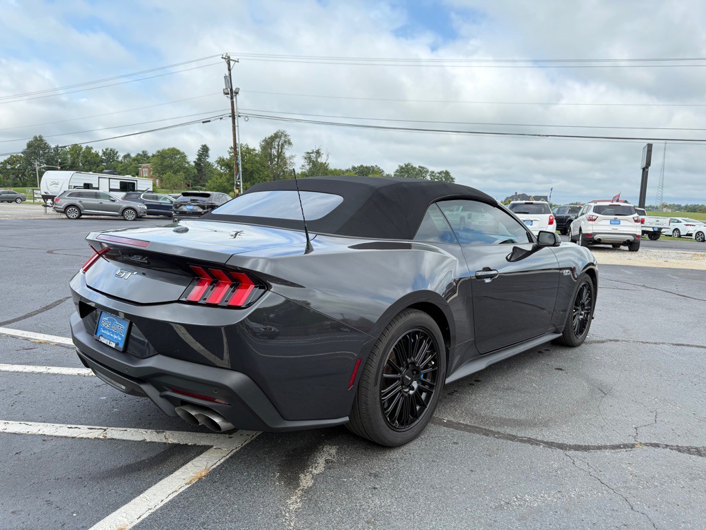 2024 Ford Mustang Image 5