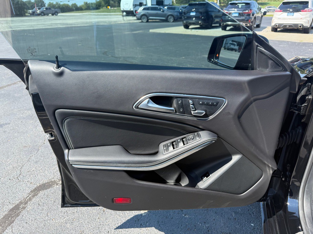 2019 Mercedes-Benz CLA-Class Image 9