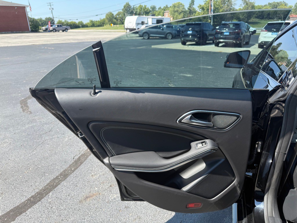 2019 Mercedes-Benz CLA-Class Image 19