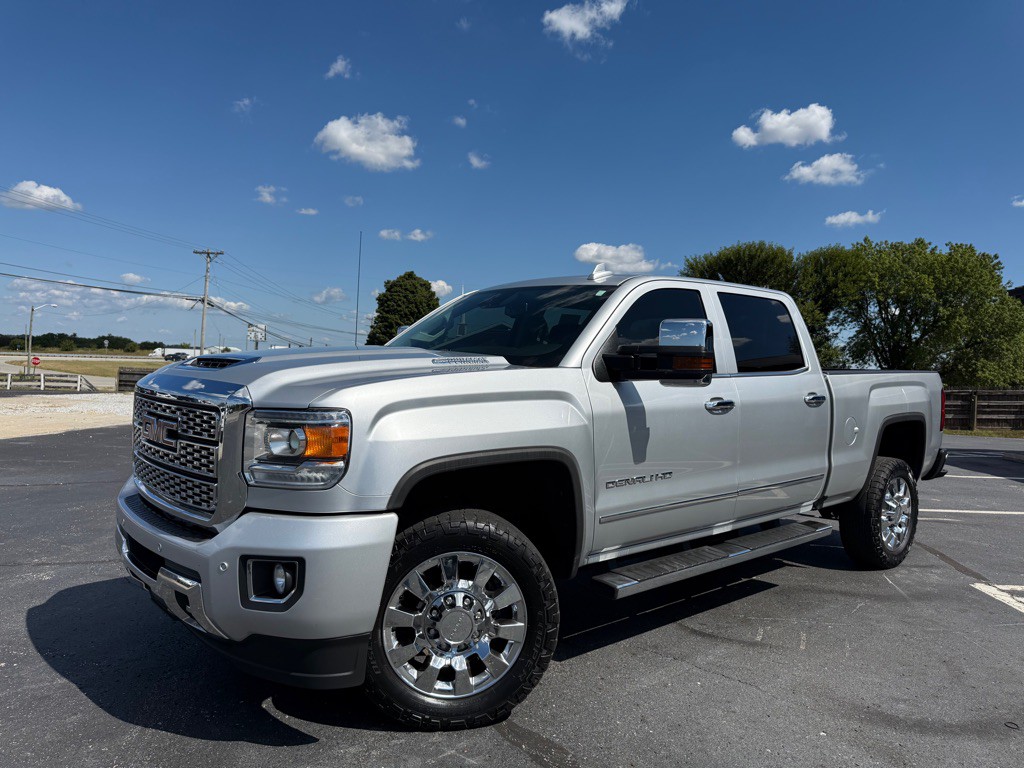 2019 GMC Sierra Image 1