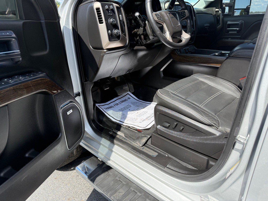 2019 GMC Sierra Image 16