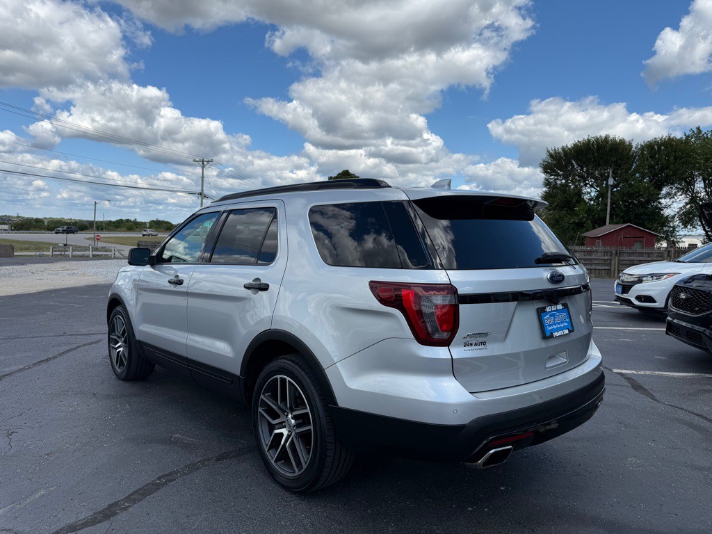 2017 Ford Explorer Image 3