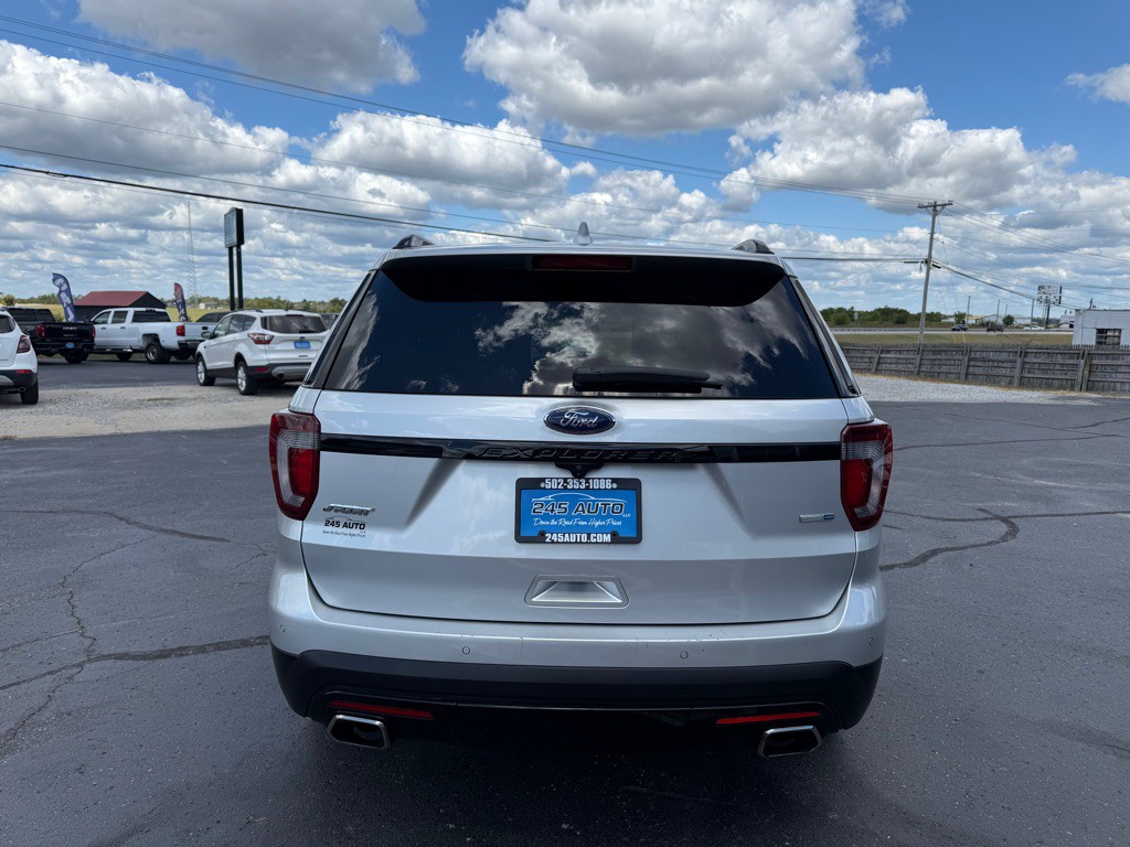 2017 Ford Explorer Image 4