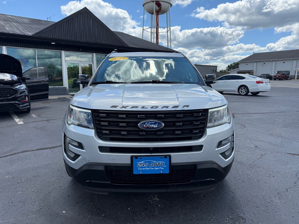 2017 Ford Explorer Image 8
