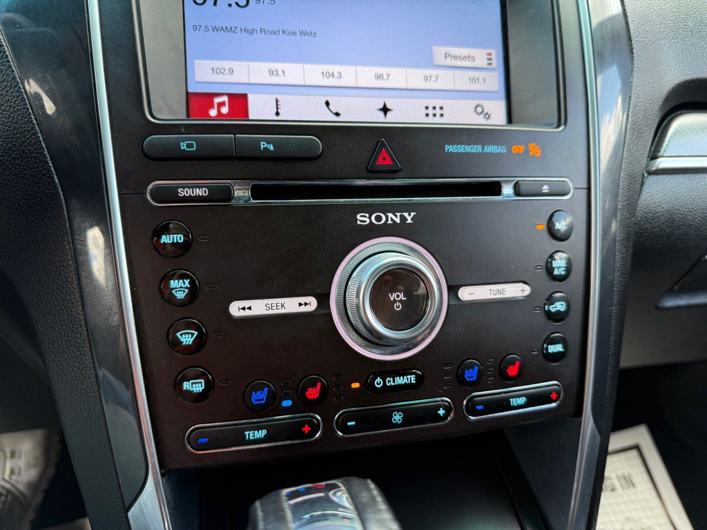 2017 Ford Explorer Image 17