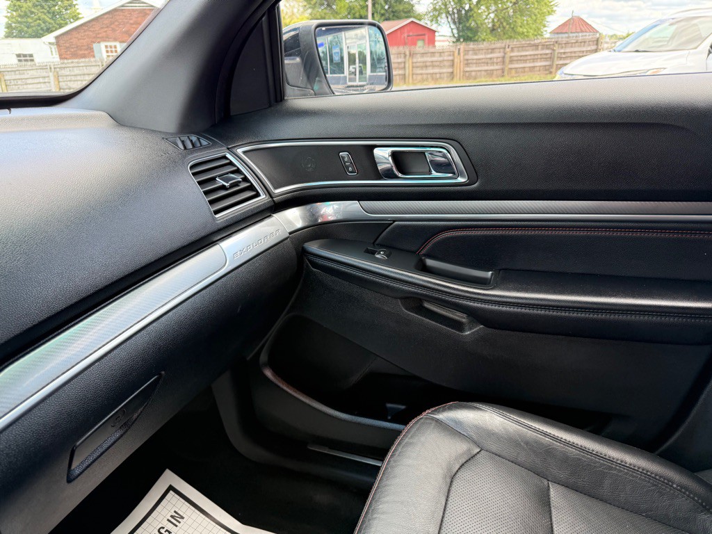 2017 Ford Explorer Image 21