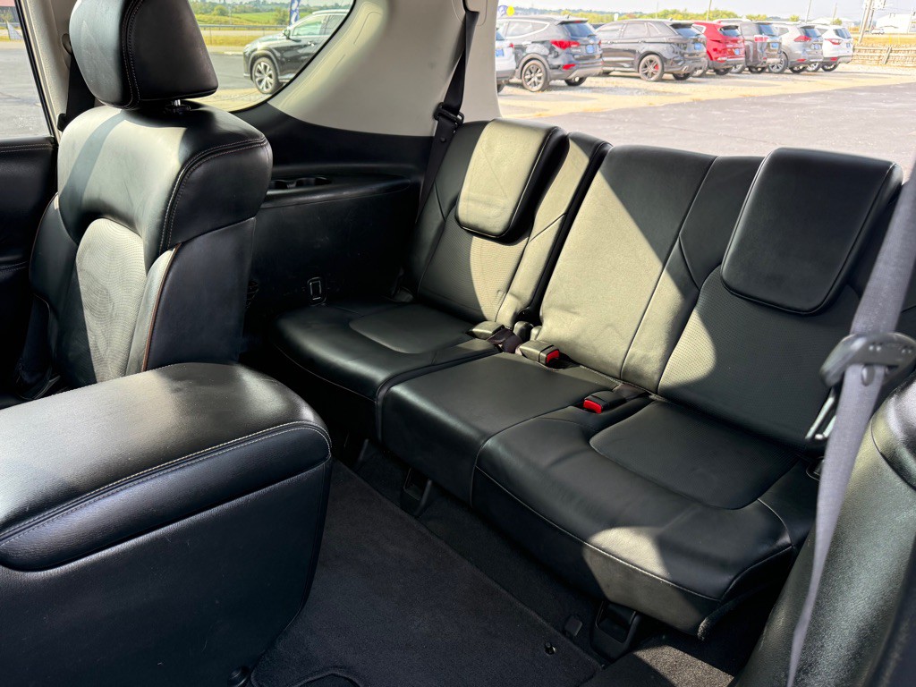 2017 Nissan Armada Image 24