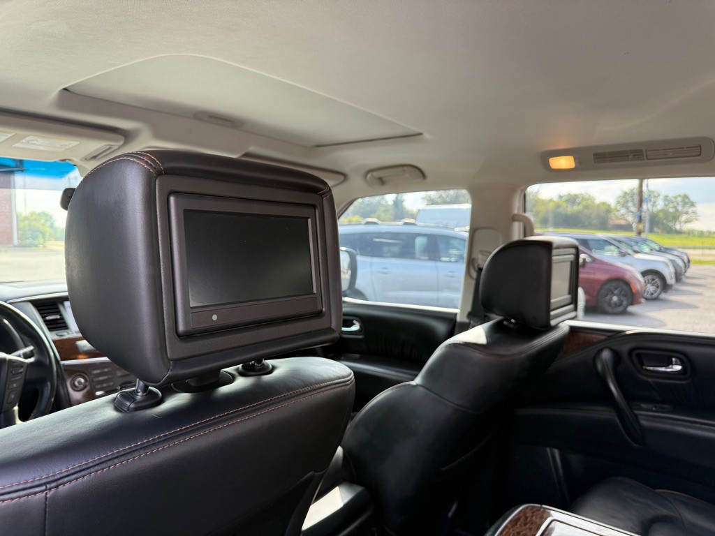 2017 Nissan Armada Image 25