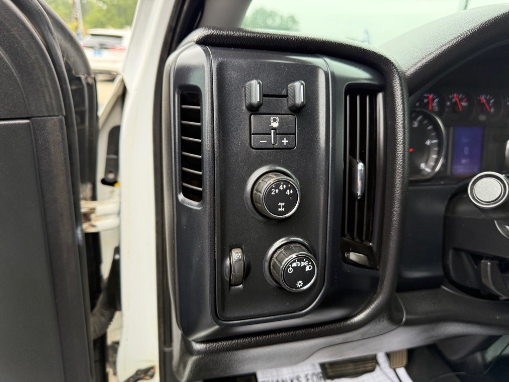 2015 Chevrolet Silverado 1500 Image 9