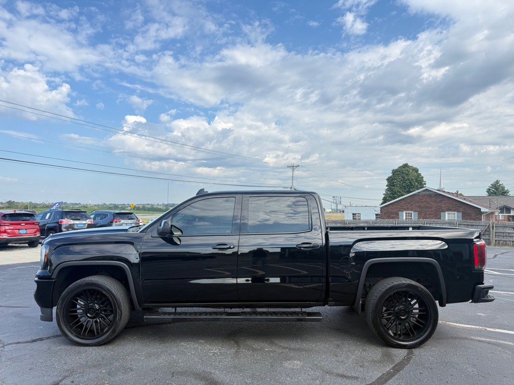 2017 GMC Sierra Image 2