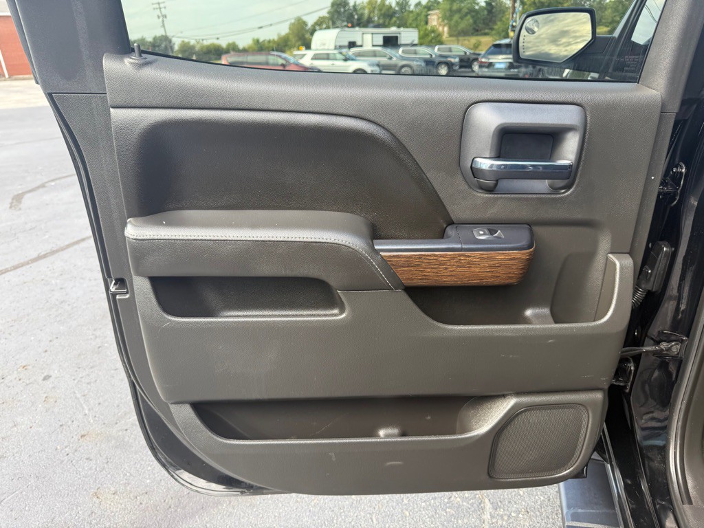 2017 GMC Sierra Image 24