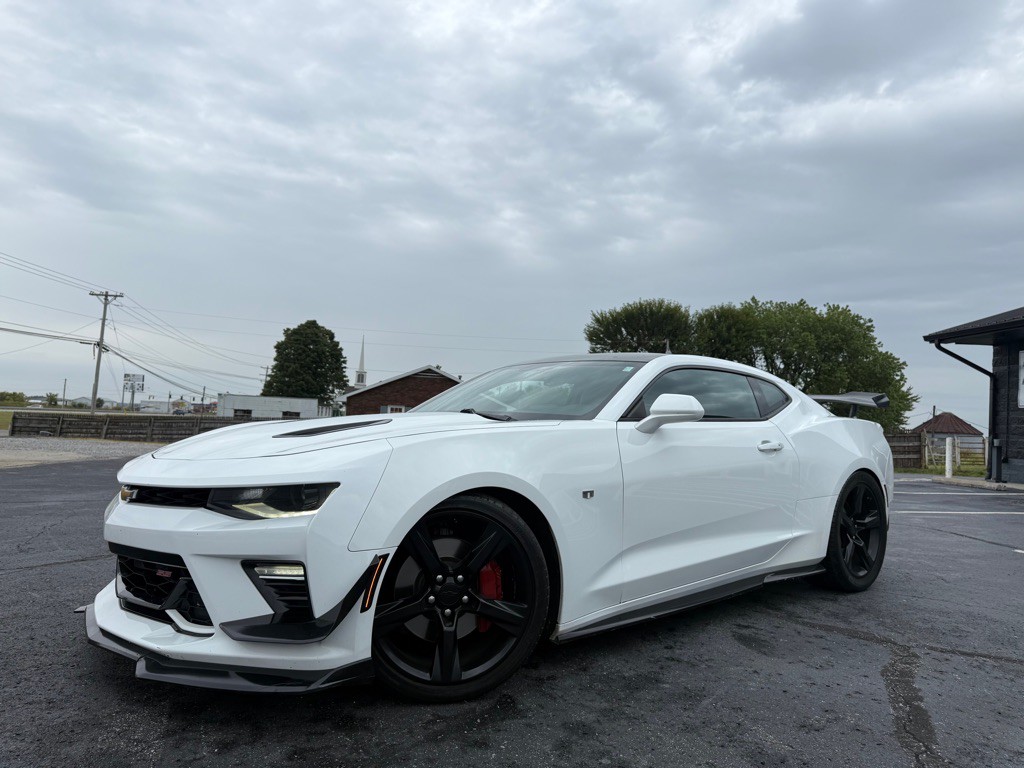 2016 Chevrolet Camaro Image 1