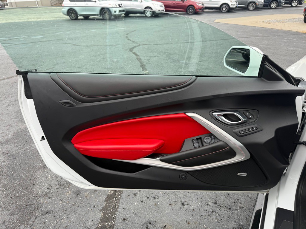 2016 Chevrolet Camaro Image 11