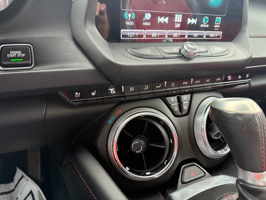 2016 Chevrolet Camaro Image 17