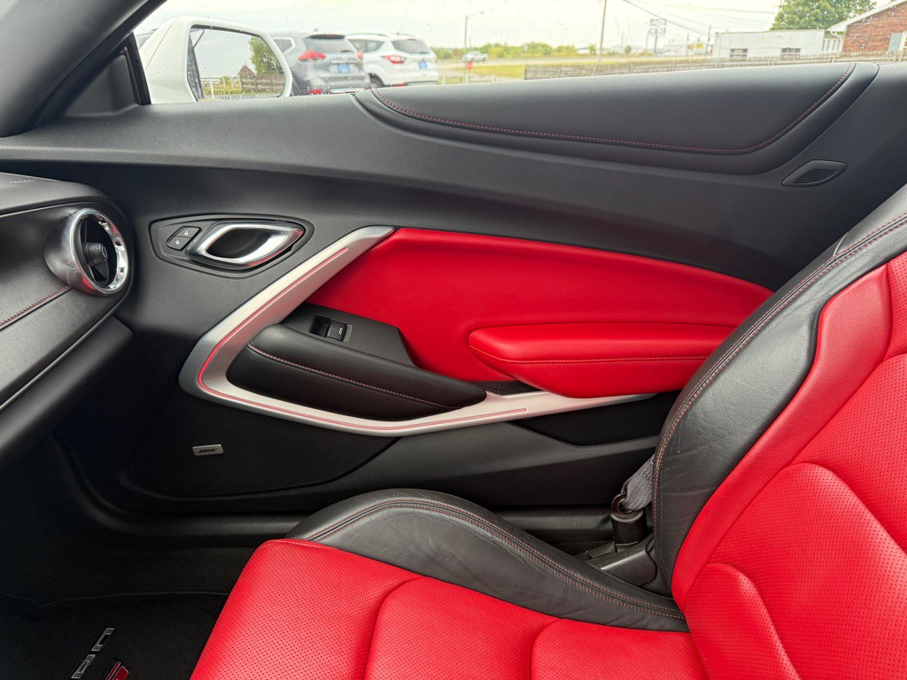 2016 Chevrolet Camaro Image 21